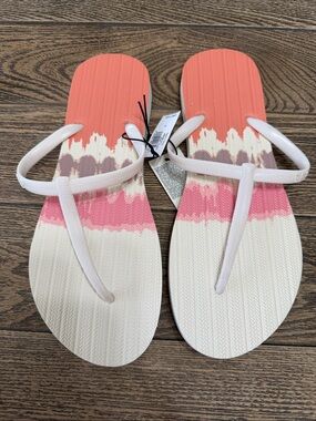 GAP Women's‎ Coral and Pink Gradient T-Strap Flip-Flop Sandals - White Straps 8